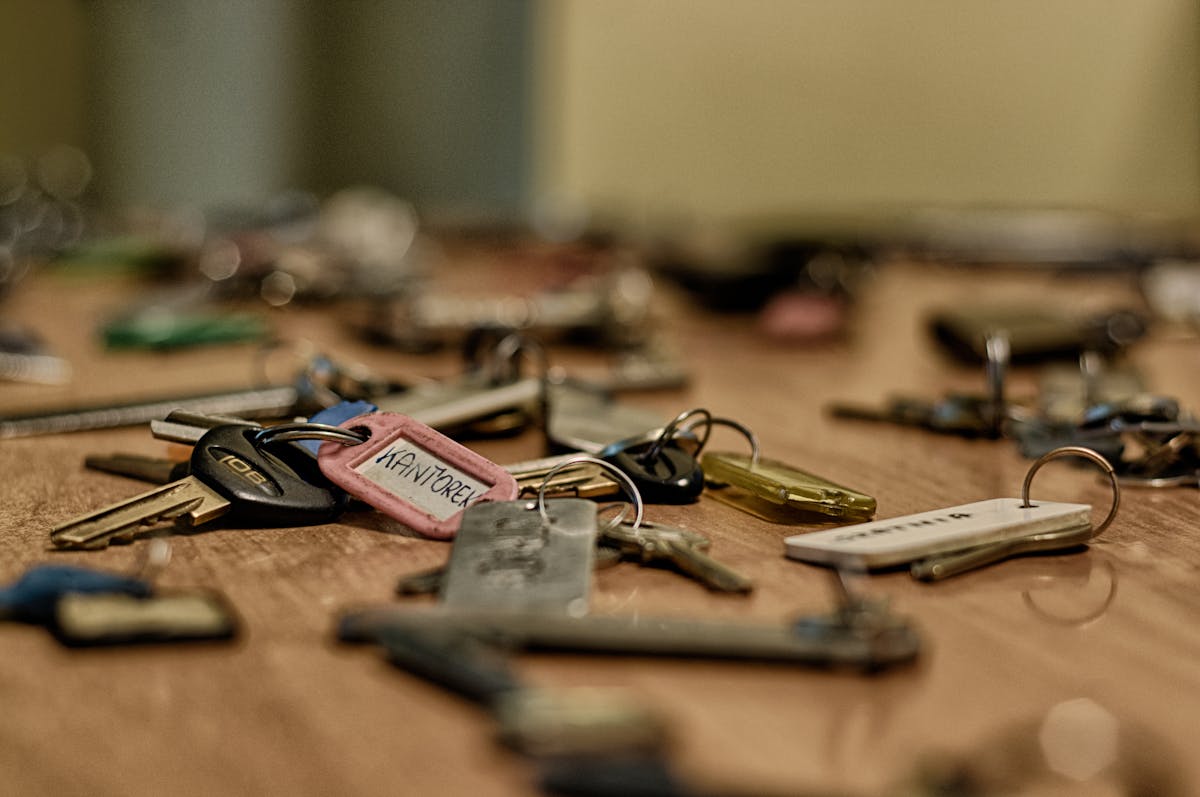 A handful of keys on a wooden table, a handwritten label — Bucharest, February 2024